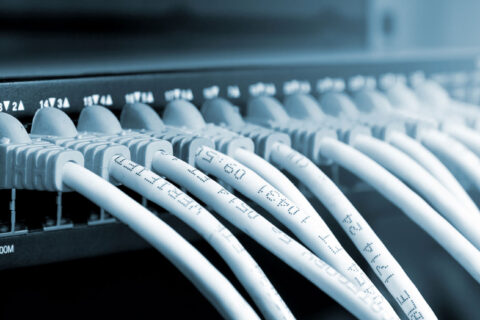 Netzwerktechnik Switch Hub Firmennetzwerk Elektrik Elektrotechnik Ottow Elektro Thomas Kiel